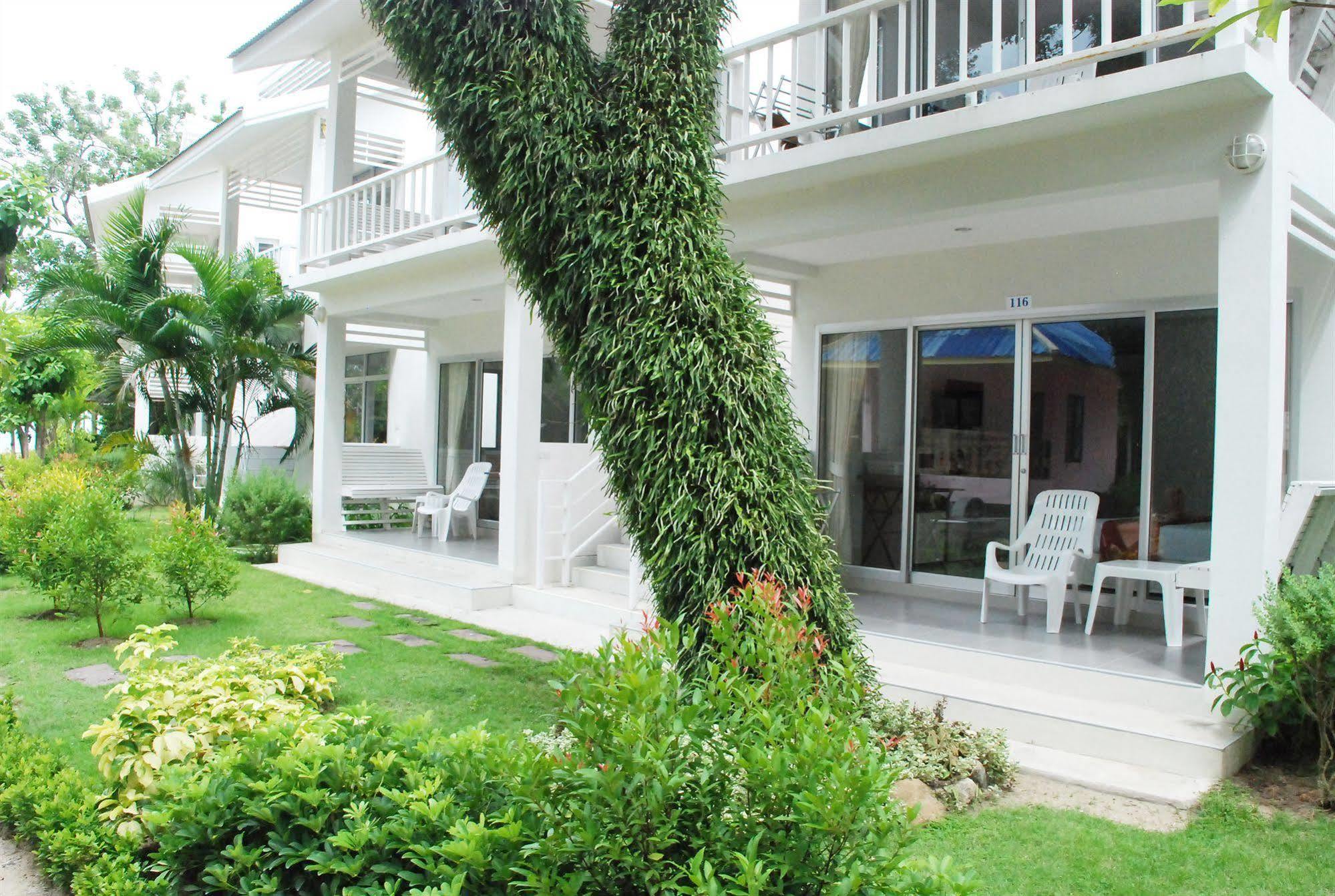 Amity Beach Resort Maret Exterior photo