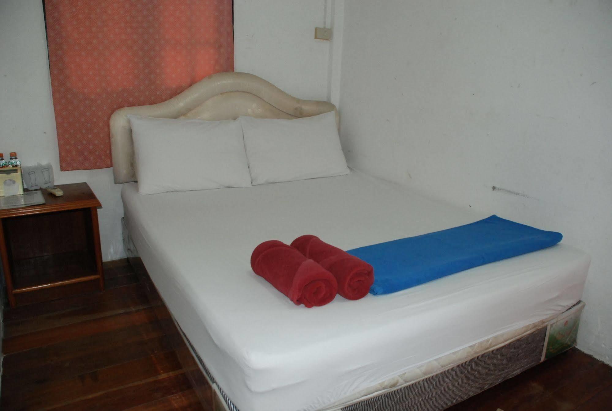 Amity Beach Resort Maret Exterior photo